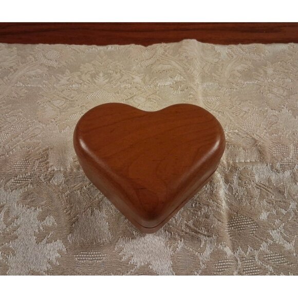 Wilderness Woods Heart Jewelry Ring Box Engraved Roses Love Vintage Wooden Small - Picture 8 of 10